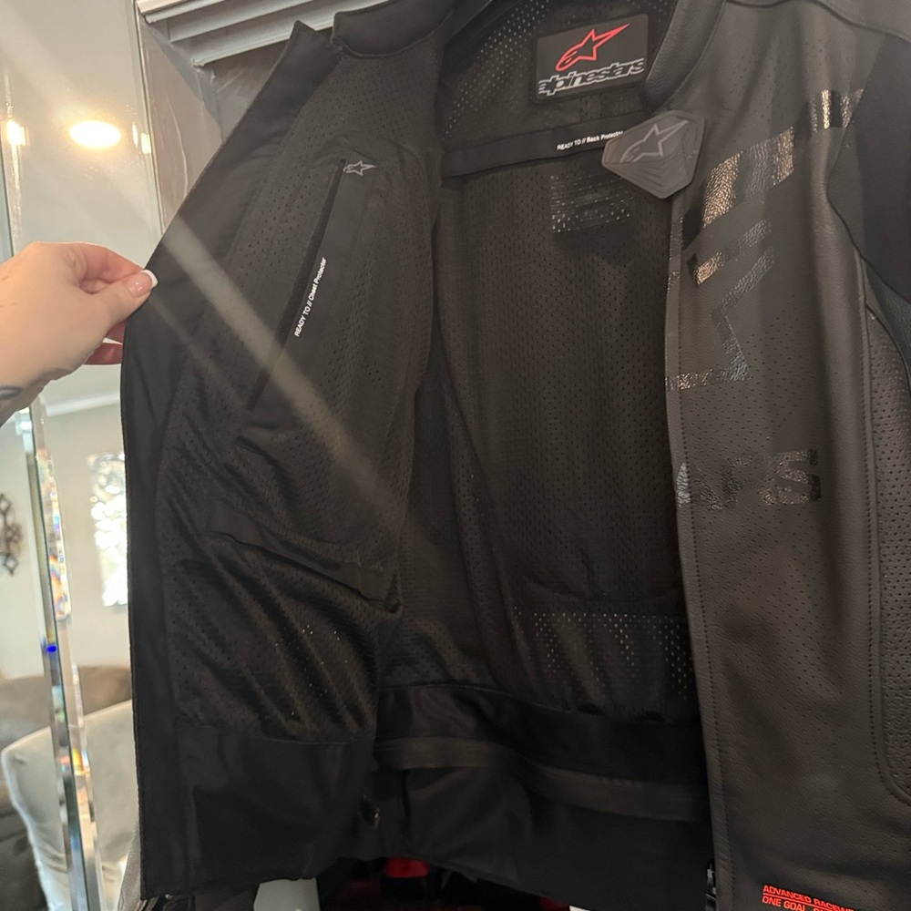 Alpinestars Black Performance Motorcycle Jacket - Picture 3 of 5